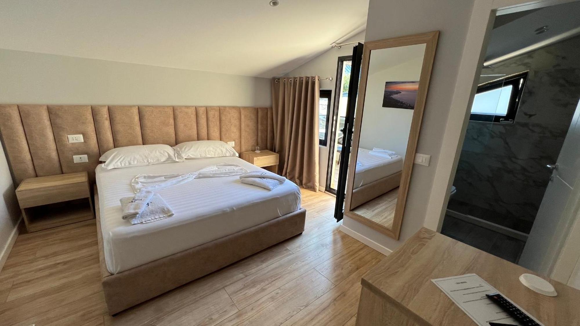 Villa Tramonto Vlore Radhime Exterior photo